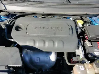 ✅ 2020 Jeep Cherokee Latitude Plus • VIN: 1C4PJLLB2LD547164 • Lot: 92922755. Wystawiony na Copart z przebiegiem 67 778 mil. Bezpłatny archiwum sprzedaży aukcyjnych z USA i szczegółowy raport historii pojazdu na DreamBid. Zdjęcie 14.