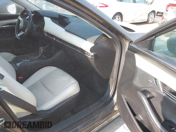✅ 2019 Mazda 3 Premium • VIN: JM1BPBEM6K1133340 • Lot: 42711496. Wystawiony na IAAI z przebiegiem 121 674 mil. Bezpłatny archiwum sprzedaży aukcyjnych z USA i szczegółowy raport historii pojazdu na DreamBid. Zdjęcie 5.