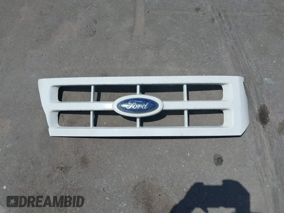 ✅ 2009 Ford Escape Hybrid • VIN: 1FMCU59309KC38181 • Lot: 45327252. Wystawiony na IAAI z przebiegiem 185 496 mil. Bezpłatny archiwum sprzedaży aukcyjnych z USA i szczegółowy raport historii pojazdu na DreamBid. Zdjęcie 12.