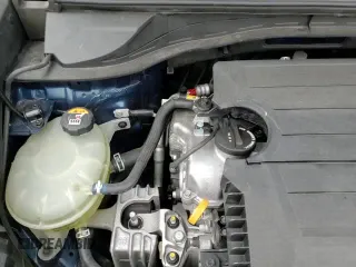 ✅ 2020 Kia Niro LX • VIN: KNDCB3LC5L5369698 • Lot: 89738655. Listed on Copart with 44,345 mi. Free auction sales archive from the USA and detailed vehicle history report at DreamBid. Image 16.