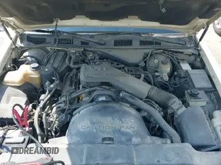 ✅ 1995 Lincoln Town Car Signature • VIN: 1LNLM82WXSY760423 • Lot: 42880292. Wystawiony na IAAI z przebiegiem 114 568 mil. Bezpłatny archiwum sprzedaży aukcyjnych z USA i szczegółowy raport historii pojazdu na DreamBid. Zdjęcie 13.