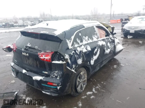 ✅ 2022 Kia Niro S • VIN: KNDCC3LG3N5153044 • Lot: 44599429. Wystawiony na IAAI z przebiegiem 100 000 mil. Bezpłatny archiwum sprzedaży aukcyjnych z USA i szczegółowy raport historii pojazdu na DreamBid. Zdjęcie 4.