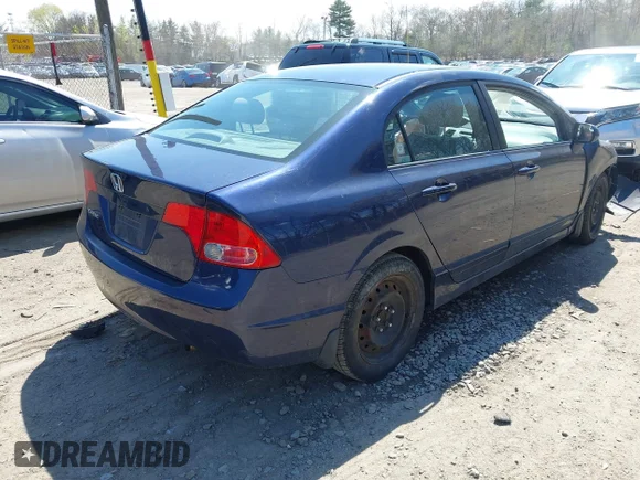 ✅ 2008 Honda Civic LX • VIN: 1HGFA16528L048112 • Lot: 44919438. Wystawiony na IAAI z przebiegiem 203 997 mil. Bezpłatny archiwum sprzedaży aukcyjnych z USA i szczegółowy raport historii pojazdu na DreamBid. Zdjęcie 4.
