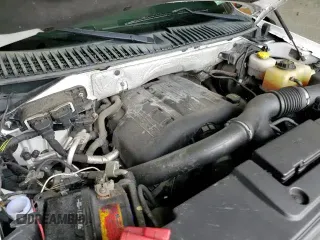 ✅ 2017 Ford Expedition XLT • VIN: 1FMJU1JT1HEA84010 • Lot: 82721065. Wystawiony na Copart z przebiegiem 119 919 mil. Bezpłatny archiwum sprzedaży aukcyjnych z USA i szczegółowy raport historii pojazdu na DreamBid. Zdjęcie 16.