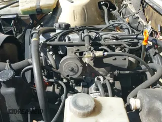 ✅ 1984 Volvo 240 DL • VIN: YV1AX8840E1045991 • Лот: 41321818. Опубликован ранее на IAAI с пробегом 174 241 миль. Бесплатный доступ к архиву аукционных продаж из США и подробный отчёт об истории автомобиля на DreamBid. Изображение 12.