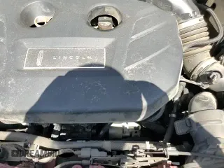 ✅ 2019 Lincoln MKC Standard • VIN: 5LMCJ1C98KUL46618 • Лот: 65226685. Опубликован ранее на Copart с пробегом 105 589 миль. Бесплатный доступ к архиву аукционных продаж из США и подробный отчёт об истории автомобиля на DreamBid. Изображение 14.