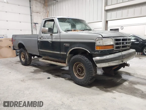 ✅ 1992 Ford F-250 • VIN: 2FTHF26M3NCA02090 • Lot: 43215344. Wystawiony na IAAI z przebiegiem Nie podano. Bezpłatny archiwum sprzedaży aukcyjnych z USA i szczegółowy raport historii pojazdu na DreamBid. Zdjęcie 1.