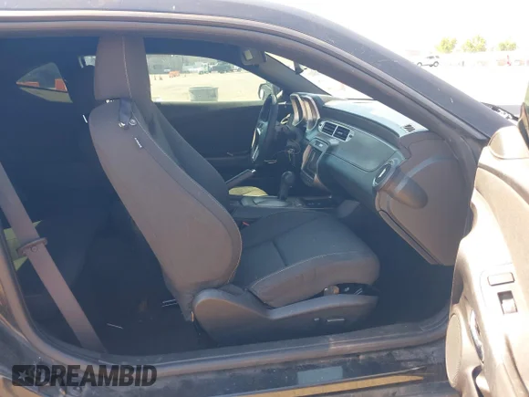 ✅ 2012 Chevrolet Camaro 1LT • VIN: 2G1FB1E35C9172931 • Лот: 45406221. Опубліковано раніше на IAAI з пробігом 239 591 миль. Безкоштовний доступ до архіву аукціонних продажів зі США та докладний звіт про історію автомобіля на DreamBid. Зображення 5.