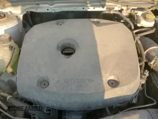 ✅ 2021 Volvo XC40 Momentum • VIN: YV4162UK3M2597842 • Lot: 71217425. Wystawiony na Copart z przebiegiem 123 869 mil. Bezpłatny archiwum sprzedaży aukcyjnych z USA i szczegółowy raport historii pojazdu na DreamBid. Zdjęcie 14.