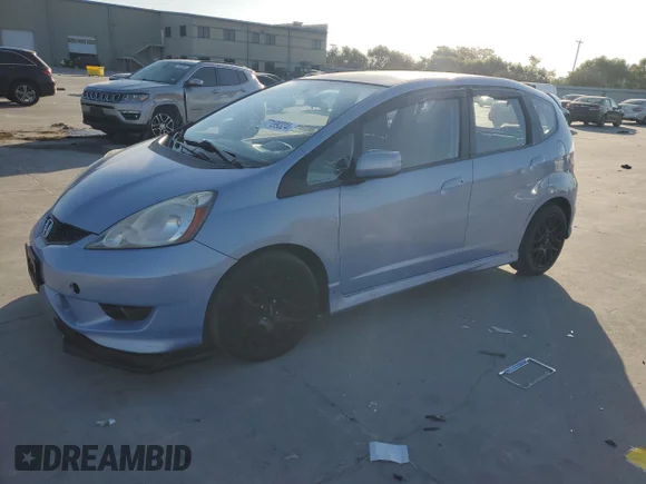 ✅ 2010 Honda Fit Sport • VIN: JHMGE8H43AC017010 • Lot: 77199324. Wystawiony na Copart z przebiegiem 162 551 mil. Bezpłatny archiwum sprzedaży aukcyjnych z USA i szczegółowy raport historii pojazdu na DreamBid. Zdjęcie 1.