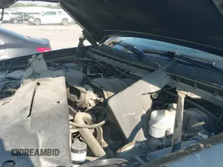 ✅ 2018 Chevrolet Silverado 1500 LT • VIN: 3GCPCREC3JG645106 • Lot: 42907605. Wystawiony na IAAI z przebiegiem 187 150 mil. Bezpłatny archiwum sprzedaży aukcyjnych z USA i szczegółowy raport historii pojazdu na DreamBid. Zdjęcie 19.