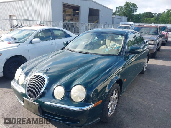 ✅ 2000 Jaguar S-Type V8 • VIN: SAJDA01DXYGL65063 • Lot: 42333463. Wystawiony na IAAI z przebiegiem 122 067 mil. Bezpłatny archiwum sprzedaży aukcyjnych z USA i szczegółowy raport historii pojazdu na DreamBid. Zdjęcie 2.