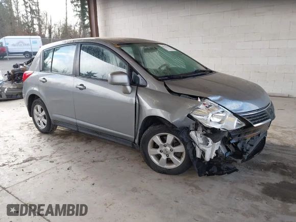 ✅ 2008 Nissan Versa S • VIN: 3N1BC13E08L376230 • Лот: 44722379. Опубликован ранее на IAAI с пробегом 193 983 миль. Бесплатный доступ к архиву аукционных продаж из США и подробный отчёт об истории автомобиля на DreamBid. Изображение 1.
