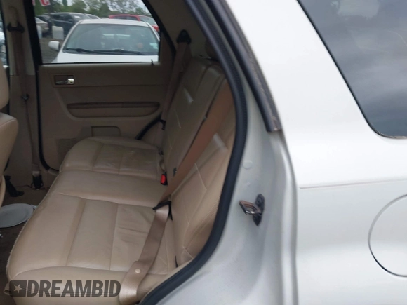 ✅ 2008 Ford Escape Limited • VIN: 1FMCU94198KE60729 • Lot: 45185918. Wystawiony na IAAI z przebiegiem 118 543 mil. Bezpłatny archiwum sprzedaży aukcyjnych z USA i szczegółowy raport historii pojazdu na DreamBid. Zdjęcie 8.
