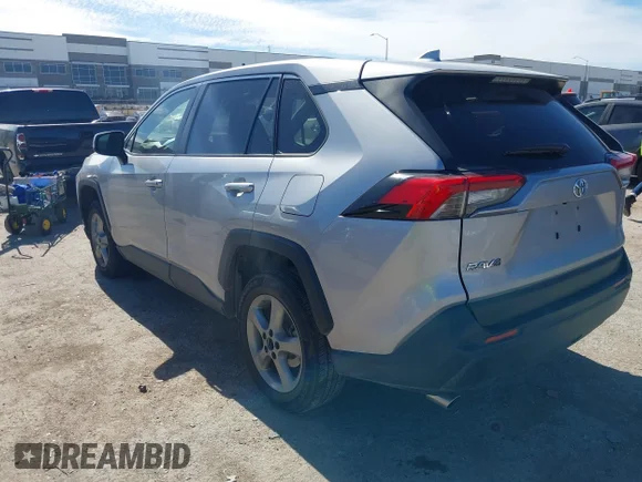 ✅ 2022 Toyota RAV4 LE • VIN: JTMK1RFV8ND095856 • Lot: 44425131. Wystawiony na IAAI z przebiegiem 158 189 mil. Bezpłatny archiwum sprzedaży aukcyjnych z USA i szczegółowy raport historii pojazdu na DreamBid. Zdjęcie 3.