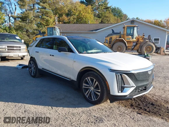 ✅ 2024 Cadillac LYRIQ Luxury • VIN: 1GYKPPRL9RZ103351 • Lot: 43235118. Wystawiony na IAAI z przebiegiem 9 777 mil. Bezpłatny archiwum sprzedaży aukcyjnych z USA i szczegółowy raport historii pojazdu na DreamBid. Zdjęcie 1.
