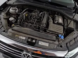 ✅ 2019 Volkswagen Jetta SEL • VIN: 3VWE57BU8KM038797 • Lot: 83945115. Wystawiony na Copart z przebiegiem 164 357 mil. Bezpłatny archiwum sprzedaży aukcyjnych z USA i szczegółowy raport historii pojazdu na DreamBid. Zdjęcie 14.