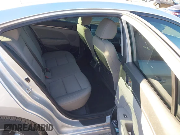✅ 2018 Hyundai Elantra Value Edition • VIN: KMHD84LF5JU461072 • Lot: 44041970. Wystawiony na IAAI z przebiegiem 119 986 mil. Bezpłatny archiwum sprzedaży aukcyjnych z USA i szczegółowy raport historii pojazdu na DreamBid. Zdjęcie 8.