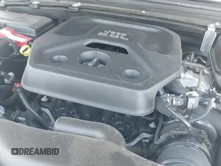 ✅ 2020 Jeep Wrangler Unlimited Sahara • VIN: 1C4HJXEN9LW102119 • Лот: 42804461. Опубликован ранее на IAAI с пробегом 13 783 миль. Бесплатный доступ к архиву аукционных продаж из США и подробный отчёт об истории автомобиля на DreamBid. Изображение 19.