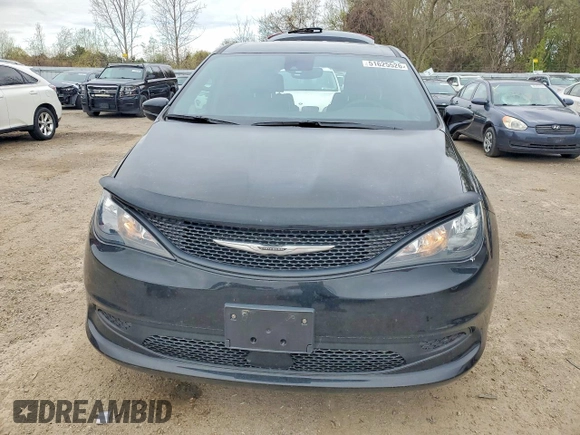 ✅ 2025 Chrysler Grand Caravan SXT • VIN: 2C4RC1ZG5SR507554 • Lot: 51625526. Wystawiony na Copart z przebiegiem 20 843 mil. Bezpłatny archiwum sprzedaży aukcyjnych z USA i szczegółowy raport historii pojazdu na DreamBid. Zdjęcie 5.