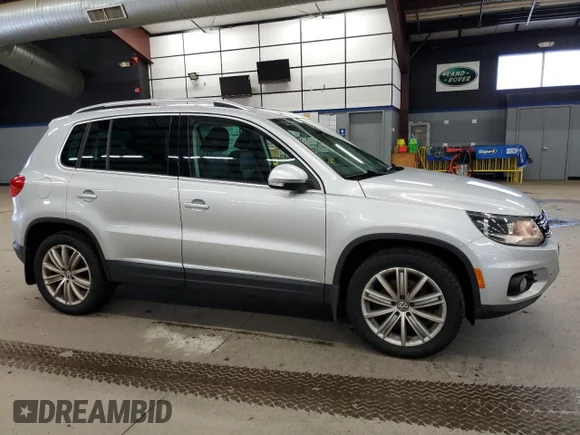 ✅ 2015 Volkswagen Tiguan SE • VIN: WVGBV7AX2FW556598 • Лот: 37967513. Опубліковано раніше на Copart з пробігом 101 983 миль. Безкоштовний доступ до архіву аукціонних продажів зі США та докладний звіт про історію автомобіля на DreamBid. Зображення 4.