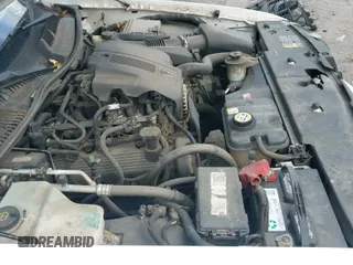 ✅ 2005 Lincoln Town Car Signature Limited • VIN: 1LNHM82W55Y643908 • Лот: 43406048. Опубликован ранее на IAAI с пробегом 112 411 миль. Бесплатный доступ к архиву аукционных продаж из США и подробный отчёт об истории автомобиля на DreamBid. Изображение 19.