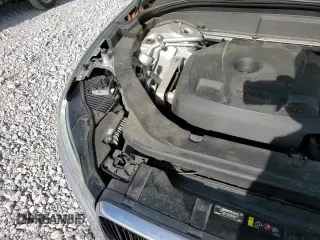 ✅ 2019 Volvo XC60 Momentum • VIN: LYV102RK7KB184024 • Lot: 92057805. Wystawiony na Copart z przebiegiem 59 095 mil. Bezpłatny archiwum sprzedaży aukcyjnych z USA i szczegółowy raport historii pojazdu na DreamBid. Zdjęcie 14.