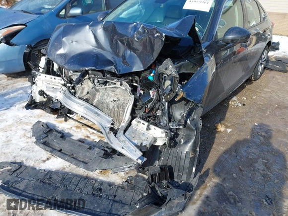 ✅ 2024 Honda Civic LX • VIN: 2HGFE2F26RH532038 • Lot: 43955914. Wystawiony na IAAI z przebiegiem 30 743 mil. Bezpłatny archiwum sprzedaży aukcyjnych z USA i szczegółowy raport historii pojazdu na DreamBid. Zdjęcie 6.