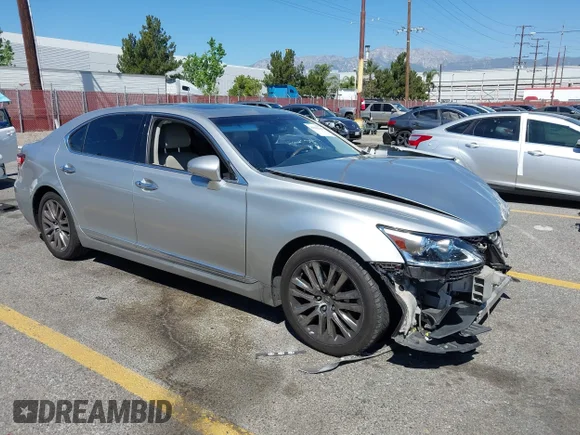 ✅ 2015 Lexus LS 460 L • VIN: JTHGL5EF7F5055832 • Lot: 44661544. Wystawiony na IAAI z przebiegiem 102 860 mil. Bezpłatny archiwum sprzedaży aukcyjnych z USA i szczegółowy raport historii pojazdu na DreamBid. Zdjęcie 1.