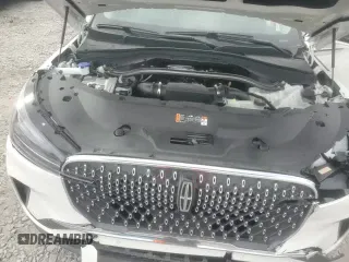 ✅ 2025 Lincoln Aviator Standard • VIN: 5LM5J6WC5SGL25947 • Lot: 84361765. Wystawiony na Copart z przebiegiem 4 689 mil. Bezpłatny archiwum sprzedaży aukcyjnych z USA i szczegółowy raport historii pojazdu na DreamBid. Zdjęcie 14.