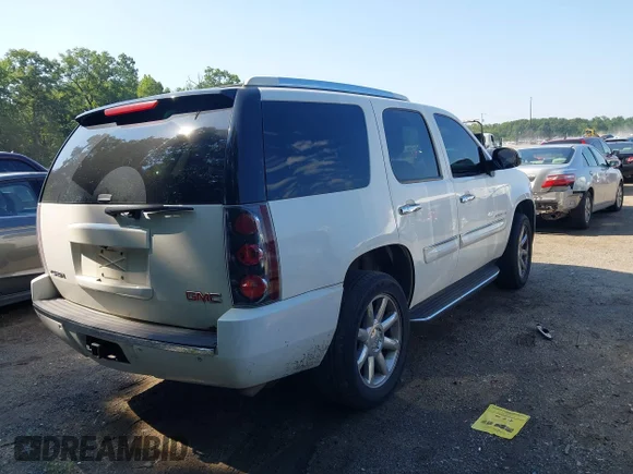 ✅ 2007 GMC Yukon Denali • VIN: 1GKFK63817J292873 • Лот: 42833360. Опубліковано раніше на IAAI з пробігом 257 949 миль. Безкоштовний доступ до архіву аукціонних продажів зі США та докладний звіт про історію автомобіля на DreamBid. Зображення 4.