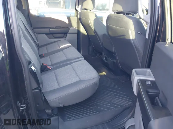 ✅ 2024 Ford F-150 XL • VIN: 1FTFW1L53RKE00481 • Lot: 44028650. Wystawiony na IAAI z przebiegiem 45 860 mil. Bezpłatny archiwum sprzedaży aukcyjnych z USA i szczegółowy raport historii pojazdu na DreamBid. Zdjęcie 8.