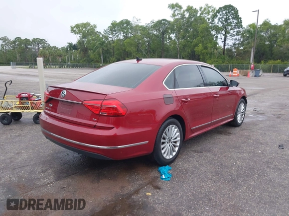 ✅ 2016 Volkswagen Passat SE • VIN: 1VWBS7A38GC045519 • Lot: 41390669. Wystawiony na IAAI z przebiegiem 97 564 mil. Bezpłatny archiwum sprzedaży aukcyjnych z USA i szczegółowy raport historii pojazdu na DreamBid. Zdjęcie 4.