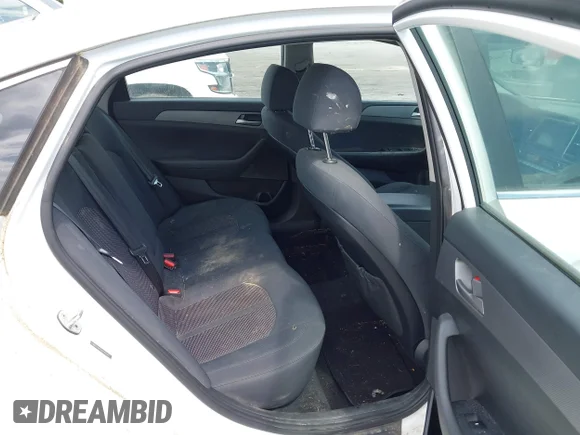 ✅ 2019 Hyundai Sonata SE • VIN: 5NPE24AF2KH740200 • Lot: 42244888. Wystawiony na IAAI z przebiegiem 116 433 mil. Bezpłatny archiwum sprzedaży aukcyjnych z USA i szczegółowy raport historii pojazdu na DreamBid. Zdjęcie 8.