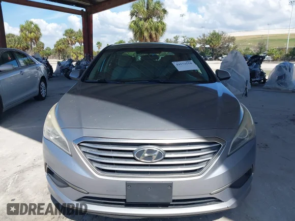 ✅ 2017 Hyundai Sonata GLS • VIN: 5NPE24AF1HH506302 • Lot: 44573550. Wystawiony na IAAI z przebiegiem 259 240 mil. Bezpłatny archiwum sprzedaży aukcyjnych z USA i szczegółowy raport historii pojazdu na DreamBid. Zdjęcie 6.