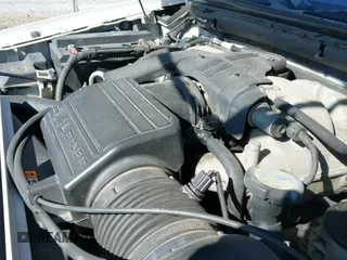 ✅ 2002 Lincoln Navigator • VIN: 5LMFU28R02LJ12675 • Lot: 41683000. Listed on IAAI with 211,969 mi. Free auction sales archive from the USA and detailed vehicle history report at DreamBid. Image 21.