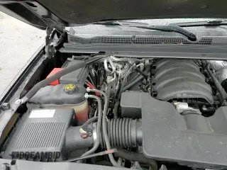 ✅ 2018 Chevrolet Suburban Premier • VIN: 1GNSCJKC0JR226427 • Lot: 45642655. Wystawiony na Copart z przebiegiem 118 421 mil. Bezpłatny archiwum sprzedaży aukcyjnych z USA i szczegółowy raport historii pojazdu na DreamBid. Zdjęcie 16.