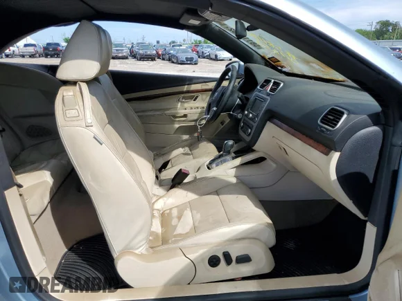 ✅ 2012 Volkswagen Eos Executive • VIN: WVWFW7AH3CV011653 • Лот: 58119182. Опубліковано раніше на Copart з пробігом Не вказано. Безкоштовний доступ до архіву аукціонних продажів зі США та докладний звіт про історію автомобіля на DreamBid. Зображення 5.