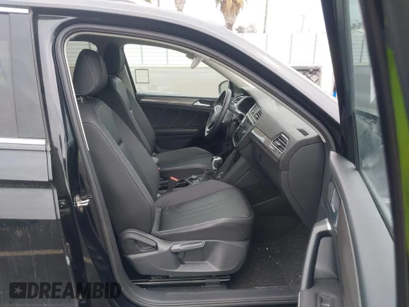 ✅ 2024 Volkswagen Tiguan SE • VIN: 3VV2B7AX3RM187513 • Lot: 44728925. Wystawiony na IAAI z przebiegiem 25 076 mil. Bezpłatny archiwum sprzedaży aukcyjnych z USA i szczegółowy raport historii pojazdu na DreamBid. Zdjęcie 5.