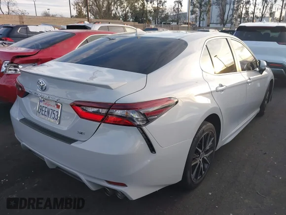 ✅ 2023 Toyota Camry SE • VIN: 4T1T11AK1PU108450 • Lot: 44233364. Wystawiony na IAAI z przebiegiem 49 994 mil. Bezpłatny archiwum sprzedaży aukcyjnych z USA i szczegółowy raport historii pojazdu na DreamBid. Zdjęcie 4.