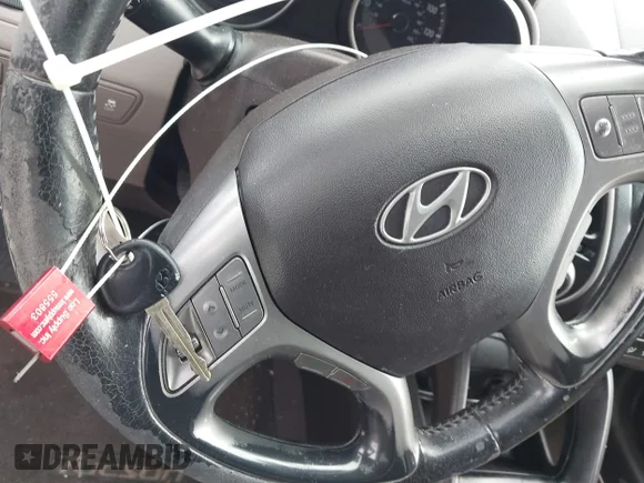 ✅ 2010 Hyundai Tucson Limited • VIN: KM8JU3AC6AU036929 • Lot: 45009392. Wystawiony na IAAI z przebiegiem 221 140 mil. Bezpłatny archiwum sprzedaży aukcyjnych z USA i szczegółowy raport historii pojazdu na DreamBid. Zdjęcie 11.
