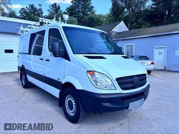 ✅ 2012 Mercedes-Benz Sprinter Cargo • VIN: WD3PE7CC2C5709058 • Лот: 67171495. Опубликован ранее на Copart с пробегом 132 374 миль. Бесплатный доступ к архиву аукционных продаж из США и подробный отчёт об истории автомобиля на DreamBid. Изображение 1.
