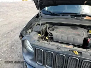 ✅ 2018 Jeep Renegade Trailhawk • VIN: ZACCJBCB2JPG85357 • Lot: 85347535. Wystawiony na Copart z przebiegiem 86 816 mil. Bezpłatny archiwum sprzedaży aukcyjnych z USA i szczegółowy raport historii pojazdu na DreamBid. Zdjęcie 14.