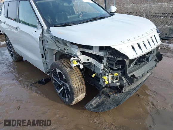 ✅ 2022 Mitsubishi Outlander SE • VIN: JA4J4UA81NZ025359 • Lot: 44209936. Wystawiony na IAAI z przebiegiem 64 173 mil. Bezpłatny archiwum sprzedaży aukcyjnych z USA i szczegółowy raport historii pojazdu na DreamBid. Zdjęcie 6.