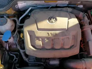 ✅ 2018 Volkswagen Beetle Dune • VIN: 3VWSD7AT1JM702578 • Lot: 86897534. Listed on Copart with 51,286 mi. Free auction sales archive from the USA and detailed vehicle history report at DreamBid. Image 14.