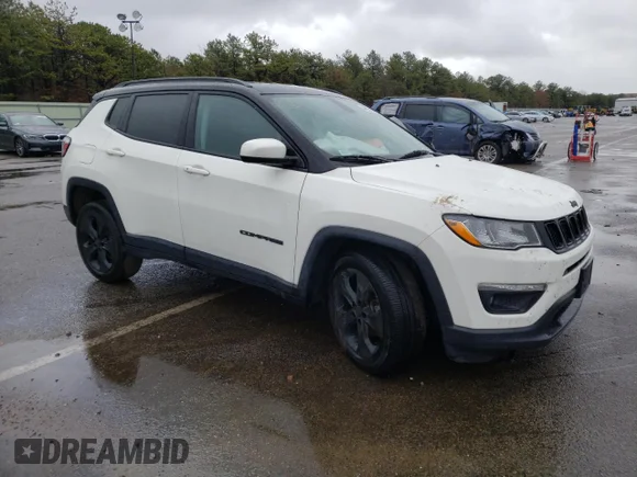 ✅ 2019 Jeep Compass Latitude • VIN: 3C4NJDBB0KT653636 • Лот: 44531403. Опубліковано раніше на Copart з пробігом 30 535 миль. Безкоштовний доступ до архіву аукціонних продажів зі США та докладний звіт про історію автомобіля на DreamBid. Зображення 4.