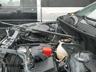 ✅ 2019 GMC Acadia SLE • VIN: 1GKKNLLS3KZ210457 • Lot: 42492603. Wystawiony na IAAI z przebiegiem 96 305 mil. Bezpłatny archiwum sprzedaży aukcyjnych z USA i szczegółowy raport historii pojazdu na DreamBid. Zdjęcie 18.