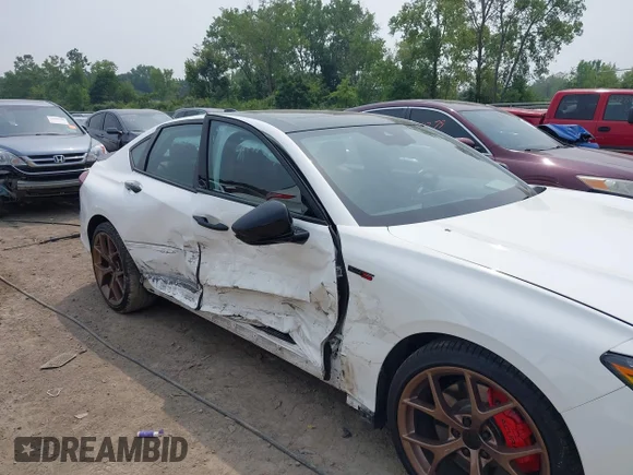 ✅ 2023 Acura TLX Type S • VIN: 19UUB7F00PY000153 • Lot: 42903985. Wystawiony na IAAI z przebiegiem 19 124 mil. Bezpłatny archiwum sprzedaży aukcyjnych z USA i szczegółowy raport historii pojazdu na DreamBid. Zdjęcie 6.