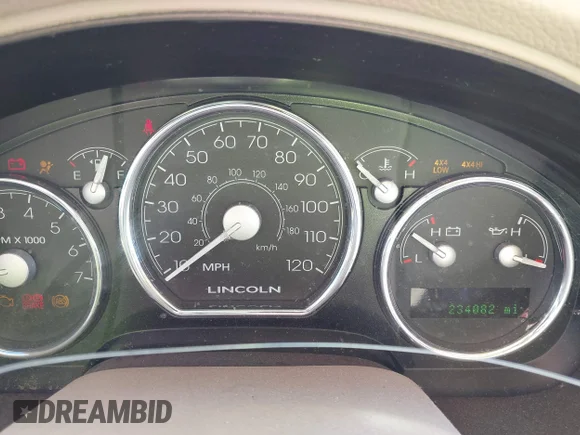 ✅ 2006 Lincoln Mark LT • VIN: 5LTPW18556FJ18681 • Lot: 43333713. Wystawiony na IAAI z przebiegiem 234 082 mil. Bezpłatny archiwum sprzedaży aukcyjnych z USA i szczegółowy raport historii pojazdu na DreamBid. Zdjęcie 7.