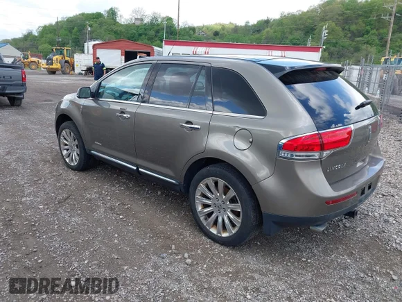 ✅ 2012 Lincoln MKX • VIN: 2LMDJ8JK4CBL11396 • Lot: 42173631. Wystawiony na IAAI z przebiegiem 184 597 mil. Bezpłatny archiwum sprzedaży aukcyjnych z USA i szczegółowy raport historii pojazdu na DreamBid. Zdjęcie 3.